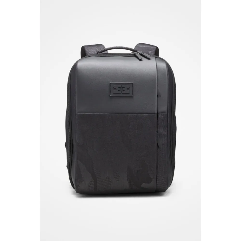 MiniMeis pelenkázó hátizsák és babarögzítő hám étkezőszékhez Hero G5 Black